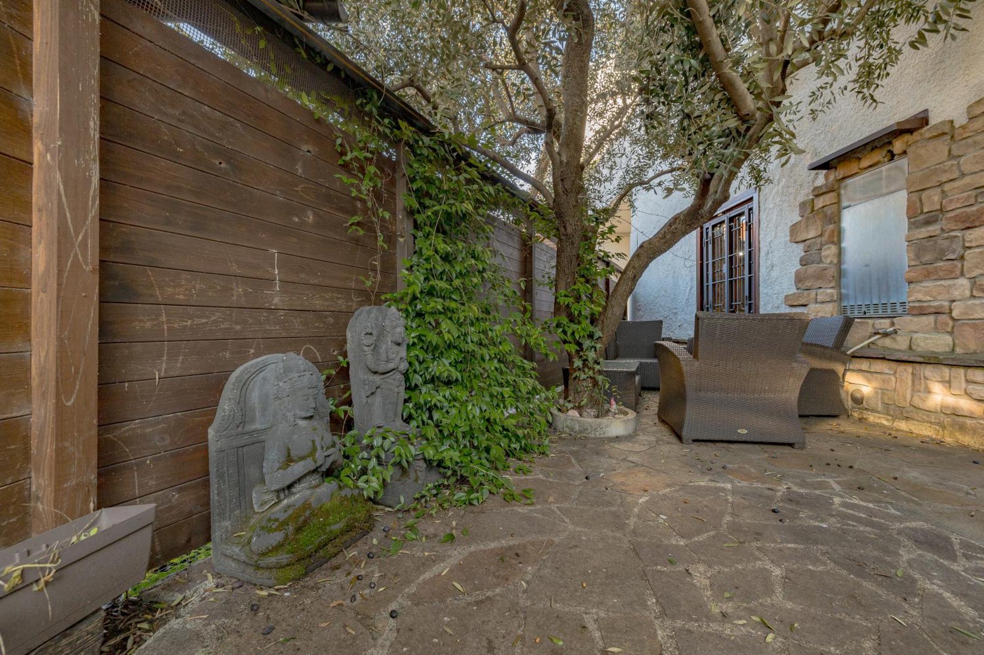 Vila Malpensa Jacuzzi House Ferno Exteriér fotografie